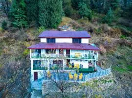 HimtrekStays Sethan, Heritage House, Manali