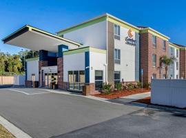 Comfort Inn & Suites，位于布伦瑞克不伦瑞克金群岛机场 - BQK附近的酒店