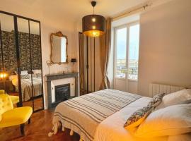 Charming appartement with a view of the Saone，位于马孔的公寓