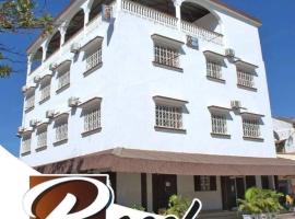 RAOOF HOTEL，位于马哈赞加的酒店