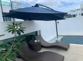 The Regent Kamala Penthouse with private pool，位于卡马拉海滩的公寓