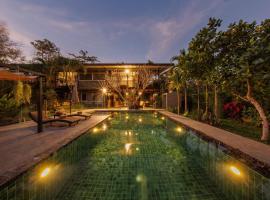 Daisy Land Villa - Luxury Family Pool Villa，位于Ban Phae Khwang的酒店