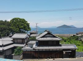 Private Chill Base たまて 三豊市荘内半島の古民家宿 一棟貸しも可，位于Mitoyo的宠物友好酒店