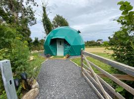 Benllech Glamping，位于本莱赫的酒店