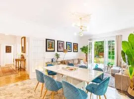 Double Apartments 220 sqm Private Garden up to 20 guests, Villa des Ammonites 0&1