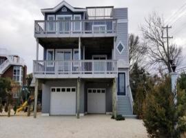 5 Br, 3Rd From The Ocean，位于Loveladies的酒店
