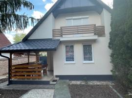 Ponty Apartman，位于Kunfehértó的酒店