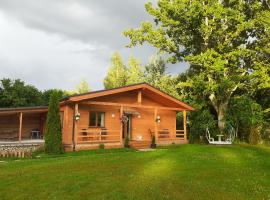 Forest Edge Cottage，位于里加的酒店