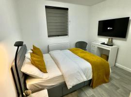 Ensuite Luxury Bedroom In Purfleet，位于珀弗利特Thurrock Services M25附近的酒店