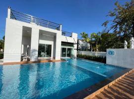 PL Cool Pool villa by Casaseaside Rayong，位于Ban Chak Phai的酒店