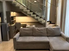 Art Deco Residence by AA Apartement