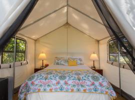 Beautiful cozy tent in Catskill，位于卡茨基尔的豪华帐篷