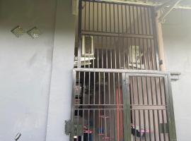 OYO 93536 Pondok Almirah，位于Mamuju的酒店