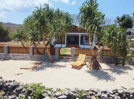 Batu Bulat Villa Lakey Peak，位于Huu的酒店