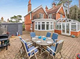 4 Bed in Totland Bay IC032
