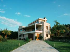 Luxury Villa Kassandrino，位于Kassandrinón的酒店