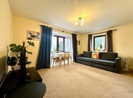 Super Apartment next to Bicester Village Sleeps 4，位于比斯特的酒店