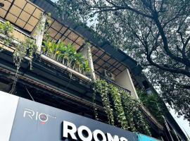 Rio Rooms Calicut，位于科泽科德的酒店