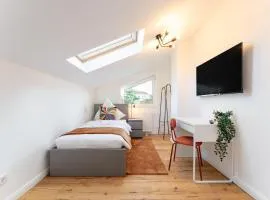 Neues Haus ,11 Betten, völlmöbliert mit Parkplätzen, Garage und Garten