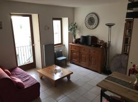 Maison familiale au cœur d’un village typique，位于Alba-la-Romaine的酒店