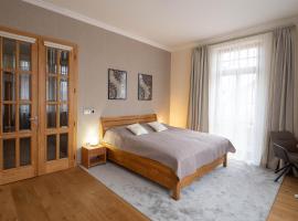 Executive 2-Bdrm central suite，位于拉贝河畔乌斯季的酒店