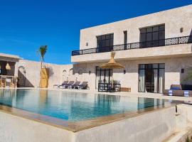Lalla Essaouira - Villa Najma avec piscine pour 10 personnes，位于Ida Ougourd的别墅