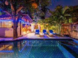 Paradise Luxury Villa，位于吉利阿尔的带按摩浴缸的酒店