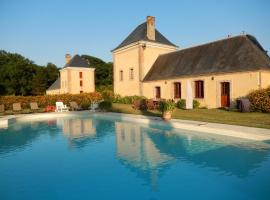 Luxueux gîte avec piscine et Wifi, proche circuit 24H du Mans, animaux bienvenus - FR-1-410-430，位于Les Bouleaux的酒店