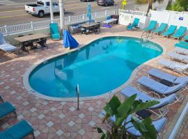 Oasis Palms Resort，位于圣徒皮特海滩Treasure Island 的酒店