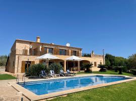 Villa with 50m2 pool close to Golf Vall dOr and Portocolom，位于索塔的酒店