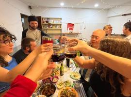 hostel comunidad Ushuaia，位于乌斯怀亚的低价酒店