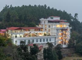 Tehri Club Resort By DLS Hotels，位于Chamba的酒店