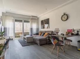 Bright with pool-1Bedroom 1Bathroom-Prado