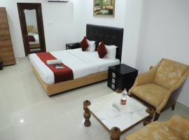 Hotel Moon Residency Near Yashobhoomi Convention Centre，位于新德里Dwarka的酒店