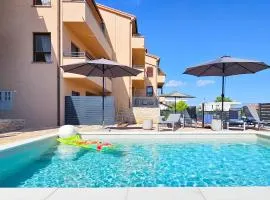 Apartment Bluemare B6 with Shared Pool