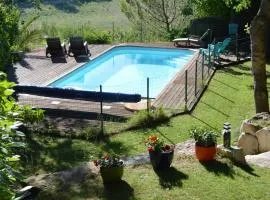 Chalet, calme, absolu, superbe vue, et piscine (en été)