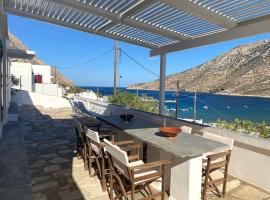 Renovated traditional family house in Sifnos，位于卡马莱的酒店
