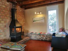 El Rincon del Tejo，位于Herreros的带泳池的酒店