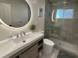 Modern, Renovated 5b/3ba near Apple, Kaiser