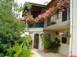 Gîte ensoleillé idéal pour couples - Proche d'Épinal avec terrasse et Wifi - FR-1-589-613