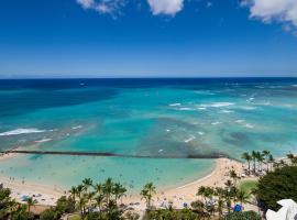 High Floor Luxury Oceanfront at Waikiki Beach Tower，位于檀香山的公寓式酒店