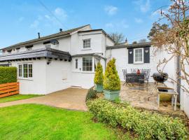2 Bed in Combe Martin 10007，位于库姆马丁的酒店