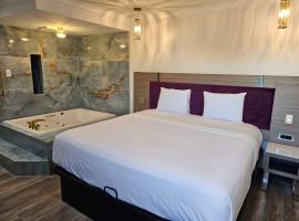 Travelodge Inn & Suites by Wyndham Fullerton，位于福乐顿市的酒店