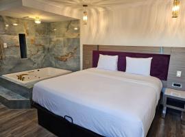 Travelodge Inn & Suites by Wyndham Fullerton