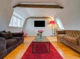 Stylish Retreat - 2Bed Home with Exposed Beams
