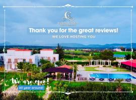 Celebi Garden Hotel - Cittaslow Retreat，位于法马古斯塔的带泳池的酒店
