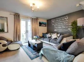 Runcorn - House - Sleeps 6 - Parking - Garden