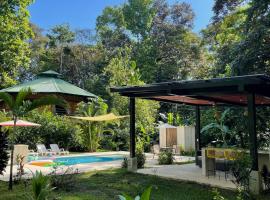 La Amapola Lodge, Bungalow en Península de Osa.，位于Barrigones的酒店