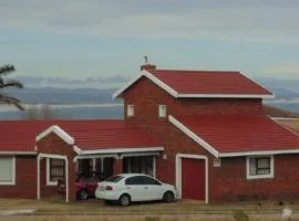 Redwood Holiday Apartment