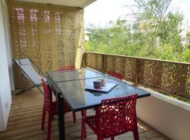 Residence Coeur boise appartement avec terrasse et wifi Espace vert，位于卡布勒通的公寓